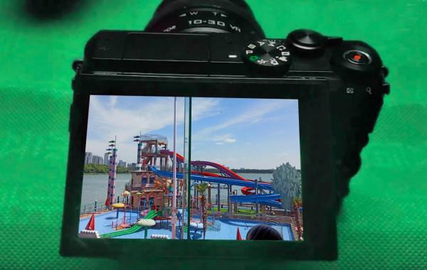 從抽屜拿出四年前的微單，這款尼康J5，有幾個功能體驗和手機很像