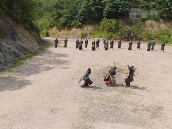 同樣是打仗場面，別的古裝劇都是千軍萬馬，《嘉南傳》有點敷衍了