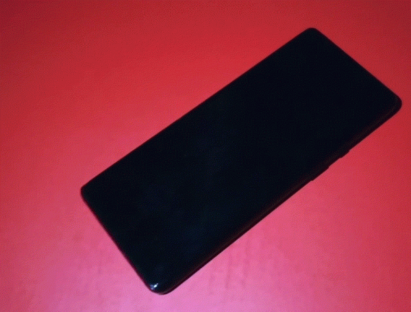 為了全面屏而捨棄的呼吸燈，終於迴歸了，OPPO給了很不一樣的設計