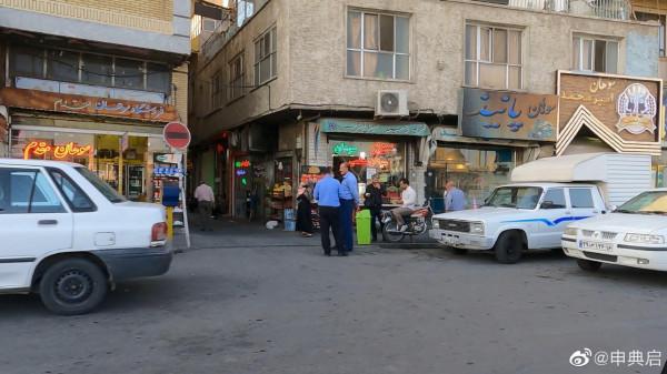 拜訪波斯地毯富商，很難想象普通地毯工的薪水，5年伊朗幣貶值8倍