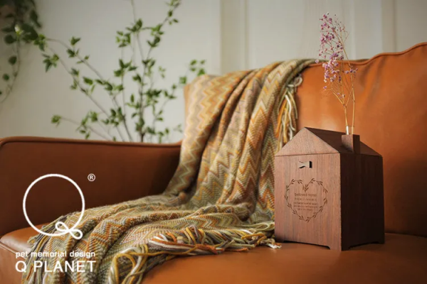 給7529個寵物做墓碑的女孩：有人拿來一片魚鱗，讓我給錦鯉做墓碑