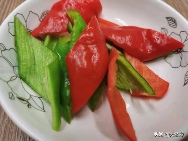 飯店的山藥炒木耳為什麼好吃，那是有講究的，簡單易學，一看就會