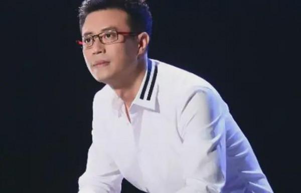 白燕升：對癱瘓的髮妻不離不棄，妻子為他高齡產子，今兒女雙全