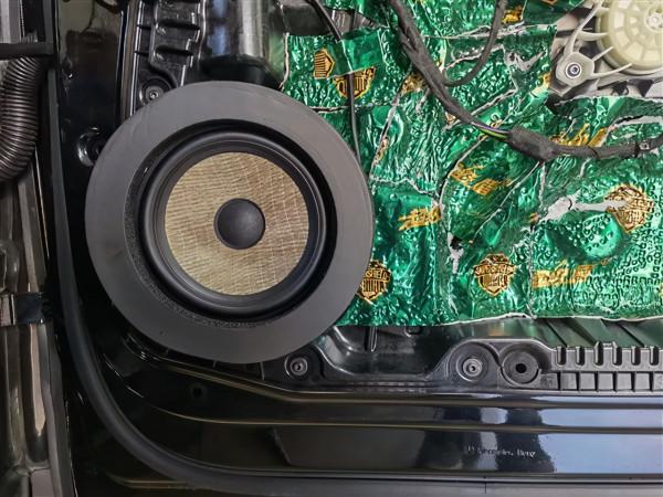 賓士GLB200音響改裝法國勁浪亞麻兩分頻,全新超強聽感 賓士GLB200音響改裝法國勁浪亞麻兩分頻,全新超強聽感