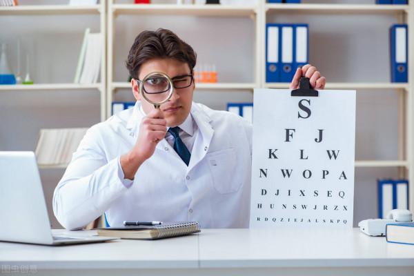 手機玩多了，視力