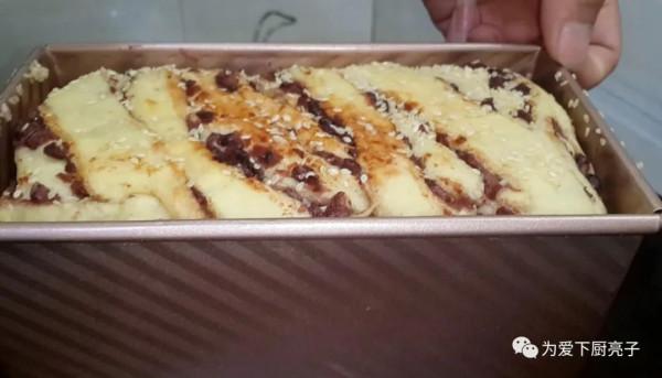 1斤麵粉，半斤紅豆，鍋裡一蒸，鬆軟香甜無新增，吃過就唸念不忘