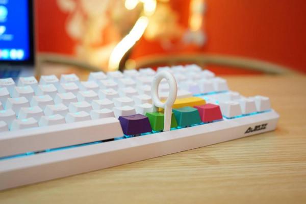 鍵盤可以這樣玩，怪不得這麼多男人入坑！黑爵可換軸鍵盤如何？