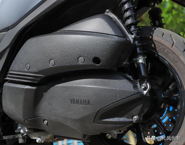 試駕雅馬哈YAMAHA Tricity300!超前部署安全性的三足巨獸 試駕雅馬哈YAMAHA Tricity300!超前部署安全性的三足巨獸