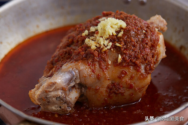 東坡肘子的家常做法,肥肉入口即化瘦肉酥而不柴,香濃軟糯巨好吃 東坡肘子的家常做法,肥肉入口即化瘦肉酥而不柴,香濃軟糯巨好吃