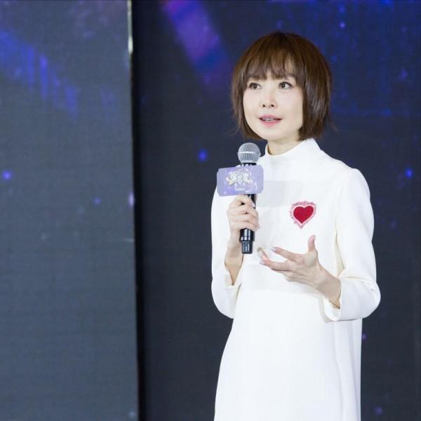 瘦如排骨大頭娃娃魯豫,為何仍然能火十幾年? 瘦如排骨大頭娃娃魯豫,為何仍然能火十幾年?