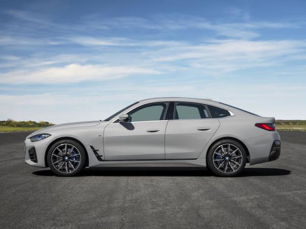 要臉還是要動力,寶馬330i和425i四門怎麼選? 要臉還是要動力,寶馬330i和425i四門怎麼選?