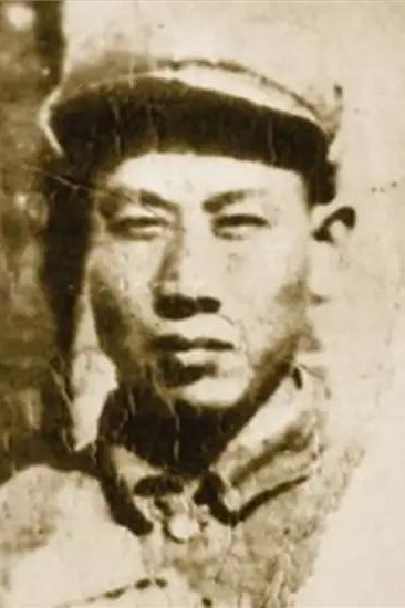 河南90歲老農去世,整理遺物發現一破紙,揭開其隱藏40年真實身份 河南90歲老農去世,整理遺物發現一破紙,揭開其隱藏40年真實身份