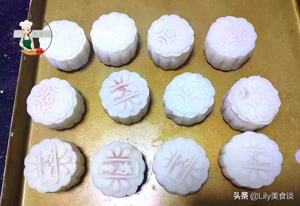 月餅別去買了，自己做配方簡單零失敗，不用烤箱，老人孩子放心吃