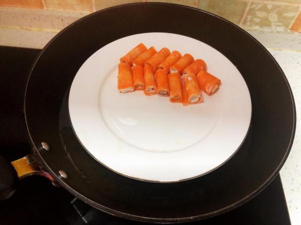 年夜飯就要喜慶，一道“炮竹聲聲”端上桌，年味十足，寓意開門紅