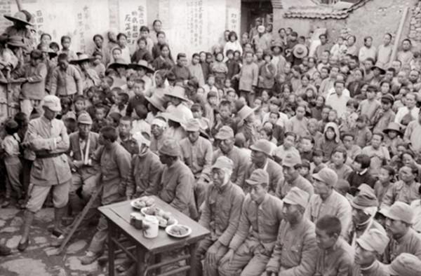 剛開完軍事會議，八路軍作戰計劃就遭洩露，司令員大怒，掏出手槍