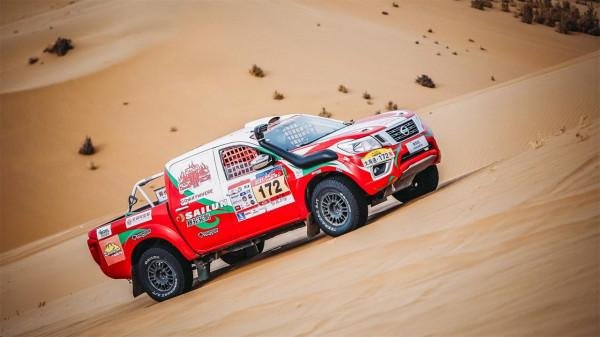 開日產皮卡玩沙漠,真是太開心了 開日產皮卡玩沙漠,真是太開心了