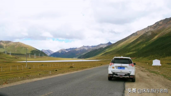 西藏新疆環遊第六站-雲霧中天路72拐好美，怒江大峽谷堵車真危險
