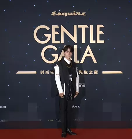 2022開年紅毯:張雨綺變臉認不出,吳謹言好怪,郭采潔收了神通吧 2022開年紅毯:張雨綺變臉認不出,吳謹言好怪,郭采潔收了神通吧