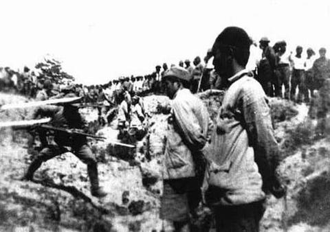 參加南京大屠殺的日軍老兵回憶:那天晚上,我砍人砍到胳膊痠疼 參加南京大屠殺的日軍老兵回憶:那天晚上,我砍人砍到胳膊痠疼