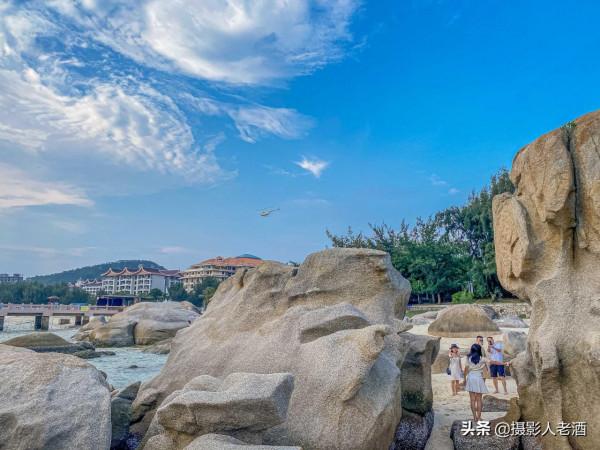 廣東惠州有個網紅海邊公園，幾十噸巨石隨風搖擺，蘇東坡還寫過詩