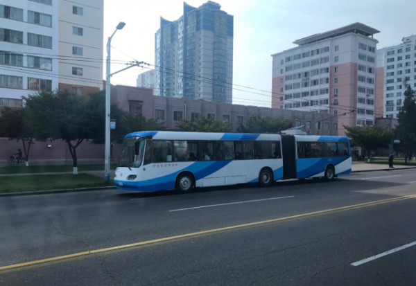 朝鮮觀察，朝鮮的居民樓很少安裝防盜窗？