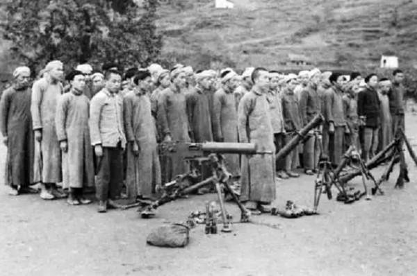 1950年，朱向離回京途中遭遇土匪而遇害，四川隨即開始大剿匪