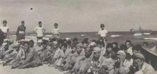 眼看金門戰役失利,數萬大陸未登島解放軍放聲大哭,哭聲震天 眼看金門戰役失利,數萬大陸未登島解放軍放聲大哭,哭聲震天