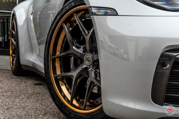 如何讓一臺保時捷911 Carrera 4S脫穎而出