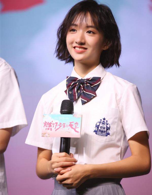 恭喜！柏安妮17歲女兒奪最佳新人獎，簽約古天樂公司出道不到一年