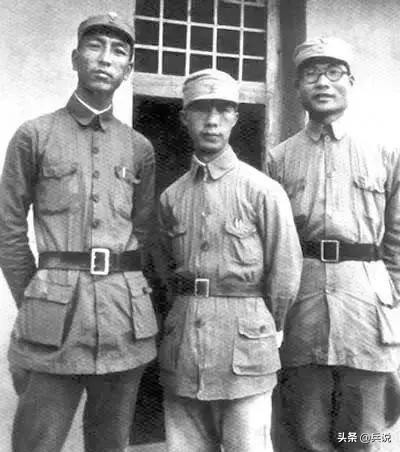 許世友想比劃功夫,26歲耿飈年輕氣盛:拳腳大刀,你都不是對手 許世友想比劃功夫,26歲耿飈年輕氣盛:拳腳大刀,你都不是對手