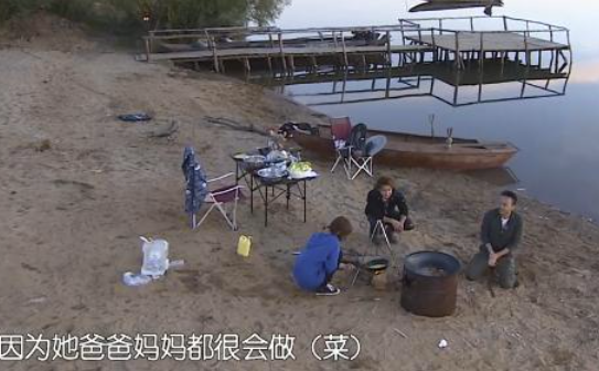 孝順的姜妍:紅了不忘本,給父親做生日蛋糕,感激乾媽宋丹丹 孝順的姜妍:紅了不忘本,給父親做生日蛋糕,感激乾媽宋丹丹