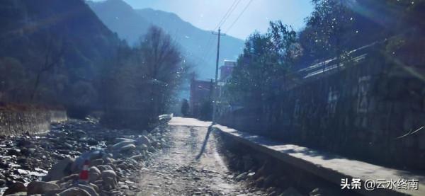 這恐怕是秦嶺北麓儲存最多的棧道遺蹟了，經過大水，不知路況如何