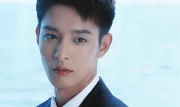 好劇來了《他在逆光中告白》