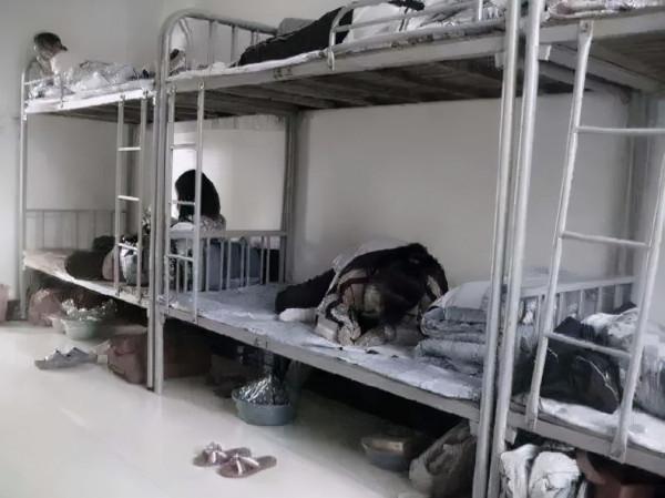 1998年女高中生為愛殉情，害怕孤獨死去，毒殺6名室友陪葬