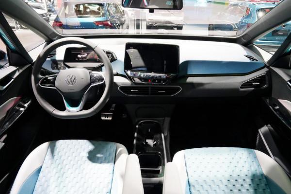 外觀科幻內飾簡約,歐洲銷量冠軍來了,ID.3是電動車界的高爾夫? 外觀科幻內飾簡約,歐洲銷量冠軍來了,ID.3是電動車界的高爾夫?