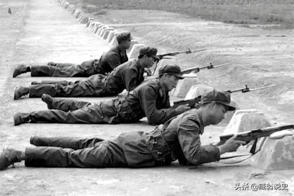 全能兵上陣威風八面:勇奪高炮守陣地,槍炮並用巧殺敵,太精彩 全能兵上陣威風八面:勇奪高炮守陣地,槍炮並用巧殺敵,太精彩