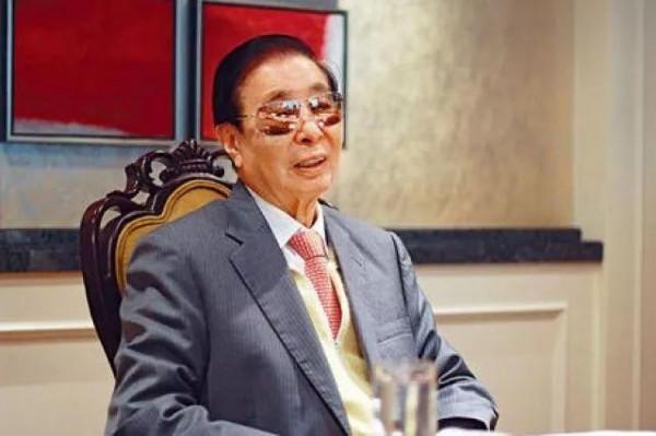 李兆楠：倆哥哥成千億富豪，他卻在老家打工，被贈200億分文不取
