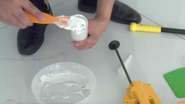 桶裝環氧彩砂做美縫，陰角應該怎麼處理？