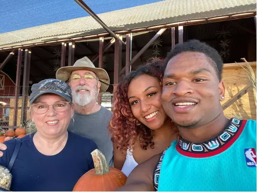 5年前，美國老奶奶錯發的一條簡訊，結果令人意外又暖心