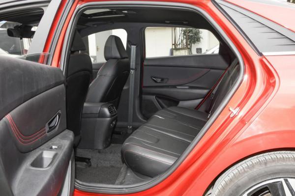 第七代伊蘭特：高科技玩出了新花樣，遠端多場景控制，人車合一