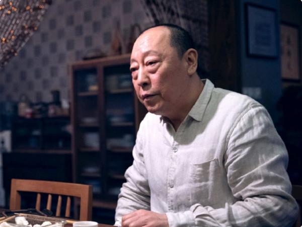 僅開播1集，收視就破1，2022開年央視大劇殺來，劇情越看越有癮