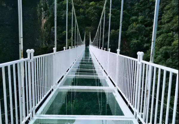 北國奇觀,西北一絕!光怪陸離的地下億年景象,險峻秀美的古道嶺 北國奇觀,西北一絕!光怪陸離的地下億年景象,險峻秀美的古道嶺