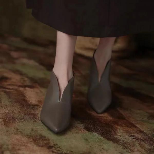 馬丁靴失寵了？這6雙鞋才是腿粗女孩的救星