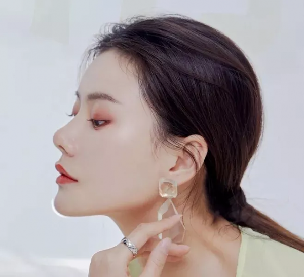 頦成型還是隆下巴，求美者應該如何選擇？