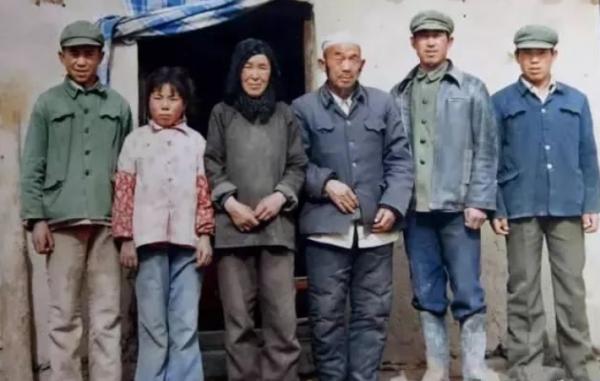 老山勇士馬佔福:20歲捨身堵槍眼榮立一等功,喊26聲“娘”作遺言 老山勇士馬佔福:20歲捨身堵槍眼榮立一等功,喊26聲“娘”作遺言