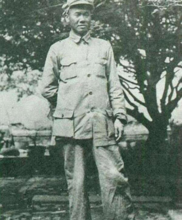 71年主席接見韓先楚,韓先楚提及陳再道近況,主席:讓他跟著你幹 71年主席接見韓先楚,韓先楚提及陳再道近況,主席:讓他跟著你幹