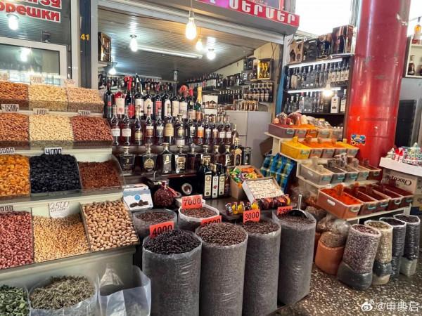 亞美尼亞埃裡溫傳統市場，飲食文化豐富且物價便宜，物產令人震撼