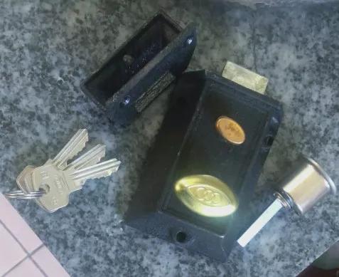 774型黑色門鎖的內部構造（774-A型雙保險黑色單舌門鎖，三）