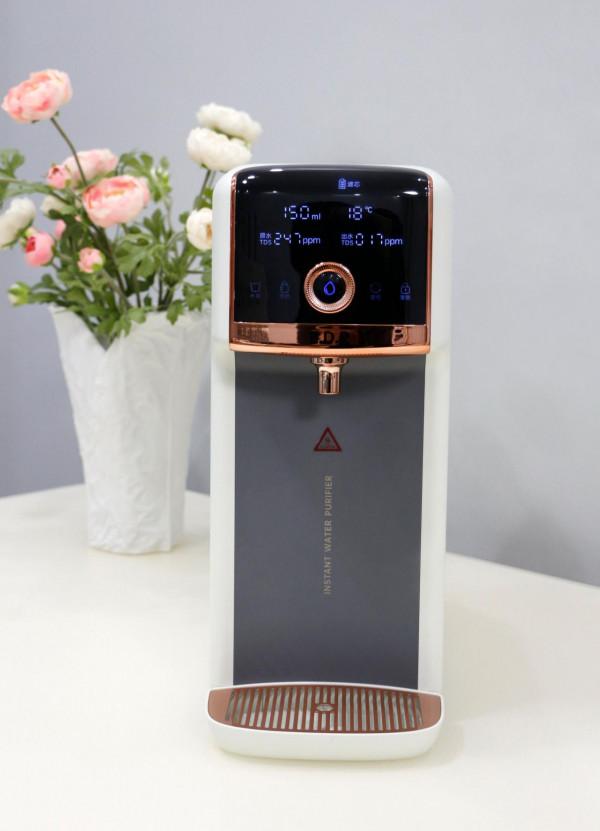 自來水進去,淨開水出來,宜盾普淨飲機讓喝水“一鍵直達” 自來水進去,淨開水出來,宜盾普淨飲機讓喝水“一鍵直達”