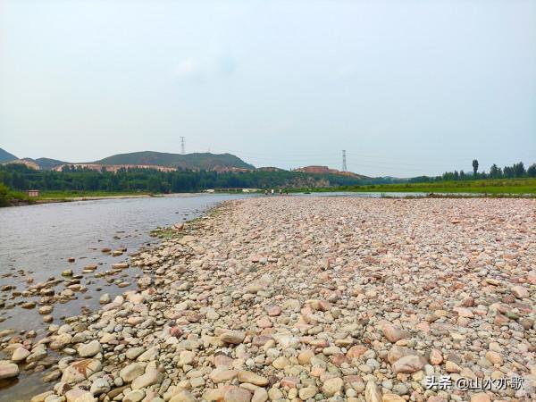石家莊井陘洛陽村，綿蔓河美麗鵝卵石斑斕，但遍地垃圾只怪遊人嗎